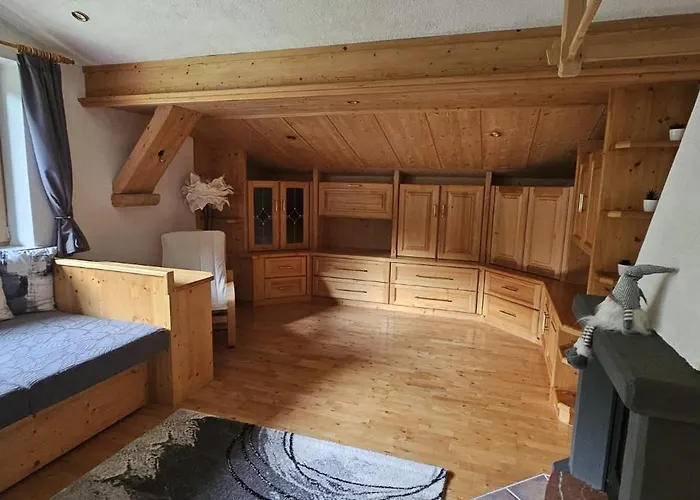 Schranz Lejlighed Flirsch